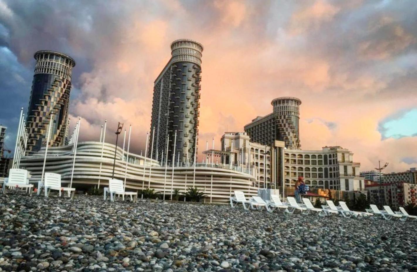 Orbi Sea Tower Apartment Batumi Bagian luar foto